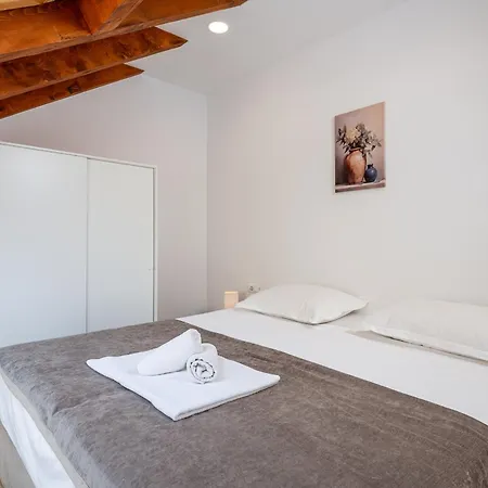 Ankica With Heated Pool