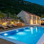 Ankica With Heated Pool *