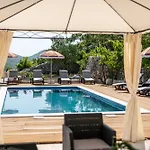 Vila Ankica With Heated Pool Cavtat