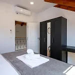 Ankica With Heated Pool فيلة
