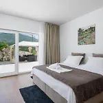 Ankica With Heated Pool