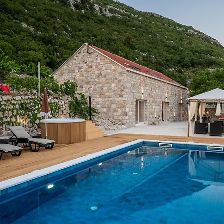 Vila Ankica With Heated Pool