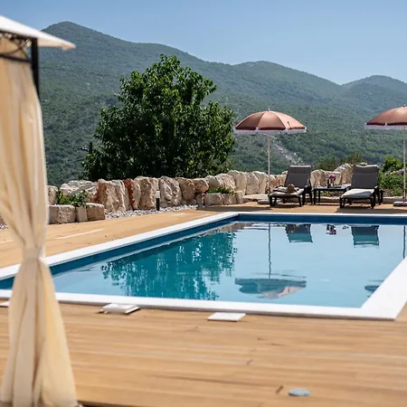 Villa Ankica With Heated Pool Cavtat