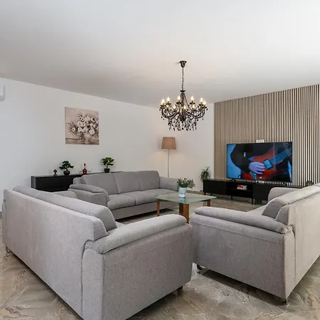فيلة Ankica With Heated Pool تْسافتات