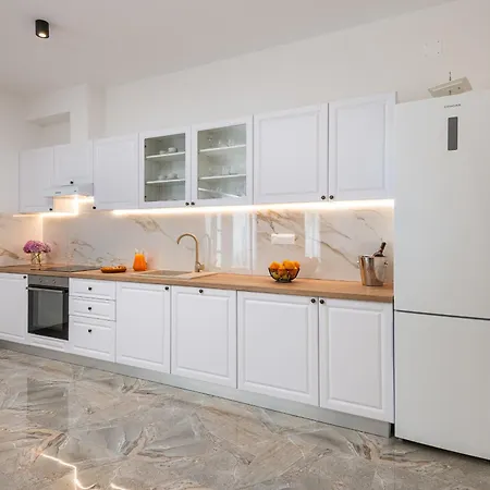 فيلة Ankica تْسافتات